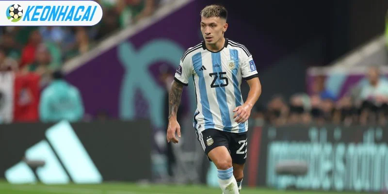 Sự xuất hiện của cặp trung vệ gia tăng sức mạnh cho Argentina